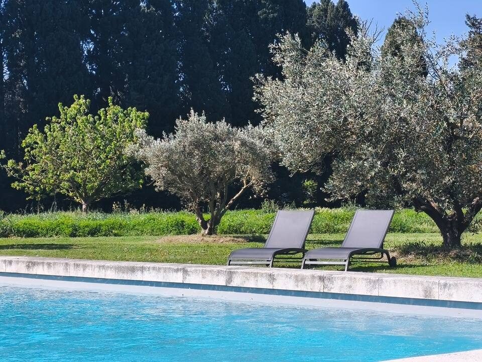 Piscine de 15 mètres dans un parc de 2 hectares